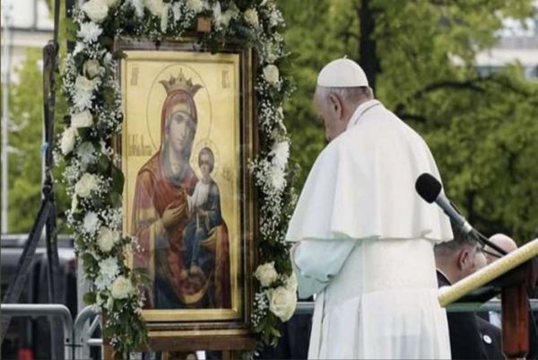 Creer, esperar y servir, como hizo María, invitó el Papa - Portal Digital Cáritas Universidad Católica