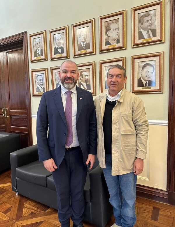 "Lalo" daba órdenes a Enrique Berni, miembro del CM, según chats publicados - 1000 Noticias