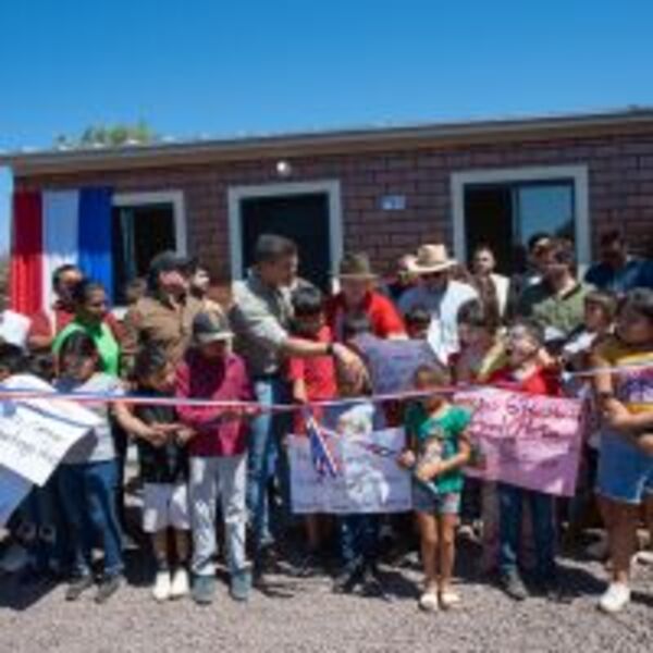 Presidente Peña entrega 172 viviendas a comunidades indígenas de Boquerón :: Presidencia de la República del Paraguay