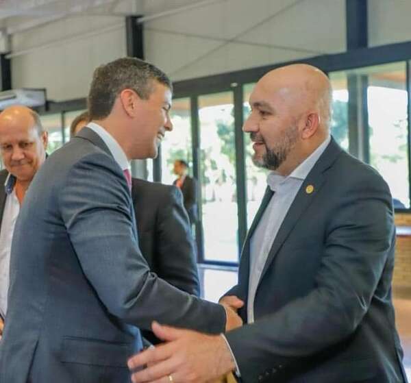 #LaMafiaManda: Faltan solo 4 firmas para presentar libelo acusatorio contra Orlando Arévalo - Política - ABC Color