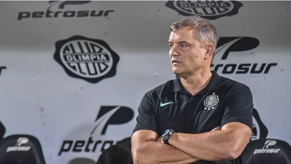 La FIFA aceptó parcialmente la demanda de Diego Aguirre contra Olimpia - trece