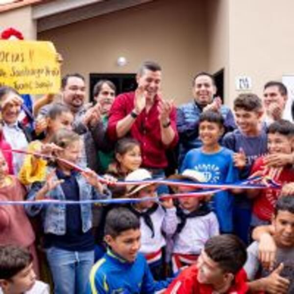 Presidente Peña entrega viviendas en Ypane y reafirma su compromiso mejorando la calidad de vida de más paraguayos :: Presidencia de la República del Paraguay
