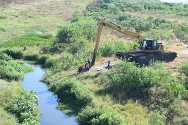 Comienza la limpieza en la Costanera Sur para evitar inundaciones en Asunción - ADN Digital