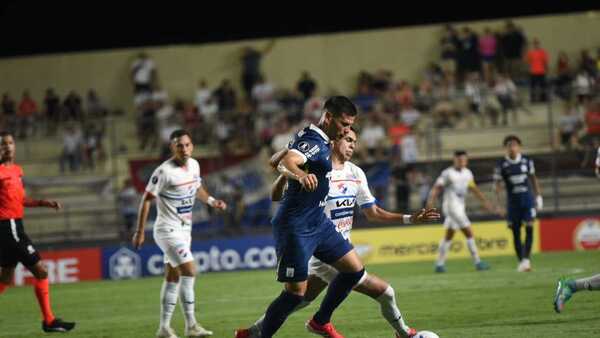 Un polémico penal le niega una victoria histórica a Nacional