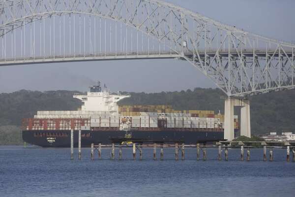 Canal de Panamá niega que haya ajustado tarifas para buques del gobierno de EEUU - Mundo - ABC Color