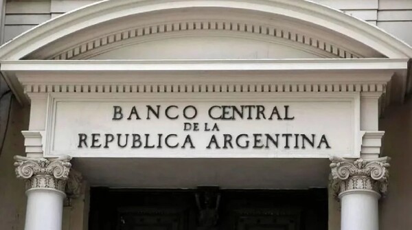 Milei afirmó, que el cepo cambiario se eliminará a partir del 1 de enero de 2026