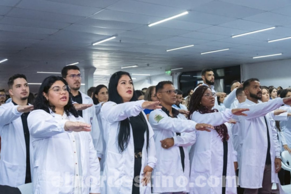 Quedó Chico: Apretada y emotiva recepción a nuevos alumnos de la Carrera de Medicina en Universidad Central del Paraguay - El Nordestino