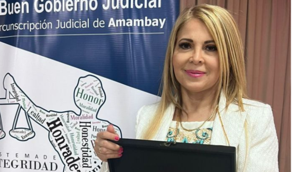 Chats obliga a jueza a renunciar y revela comunicación con ministros de la Corte - PDS RADIO Y TV
