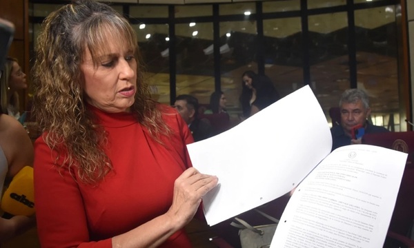 Cartismo evita tratamiento de libelo acusatorio contra Orlando Arévalo y congela críticas - OviedoPress