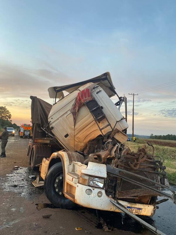 Colisión frontal entre dos camiones deja un fallecido en Trinidad - 1000 Noticias