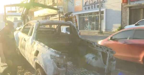 La Nación / Una camioneta se incendió sobre la avenida Eusebio Ayala