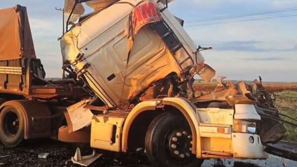 Terrible choque frontal entre camiones deja un fallecido en San Rafael del Paraná