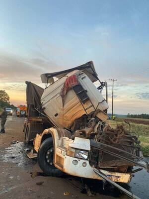 Un fallecido tras choque de camiones en San Rafael del Paraná - Unicanal