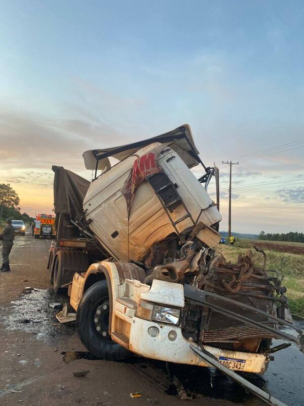 Un fallecido tras choque de camiones en San Rafael del Paraná - Unicanal