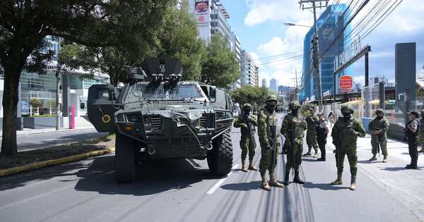 La Nación / Ecuador se militariza y cierra sus fronteras por elecciones presidenciales
