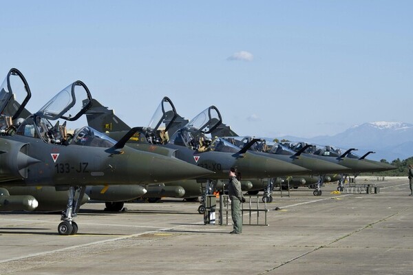 Francia entregó los primeros cazas Mirage 2000 a Ucrania - .::Agencia IP::.