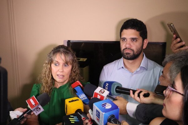 Oposición dice tener votos para expulsar a Orlando Arévalo - Portal Digital Cáritas Universidad Católica