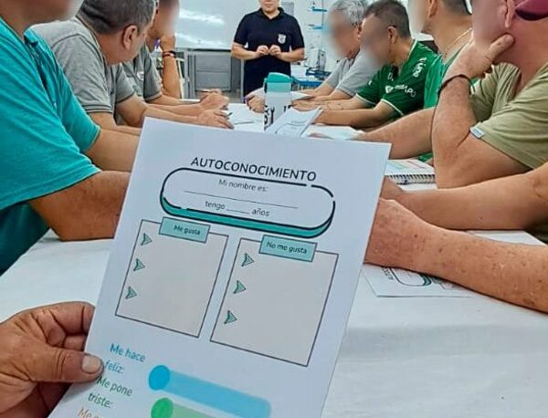 Taller motivacional en penal de CDE con miras a reinserción social - .::Agencia IP::.