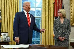 Trump anuncia que “perseguirá la violencia anticristiana” - Mundo - ABC Color