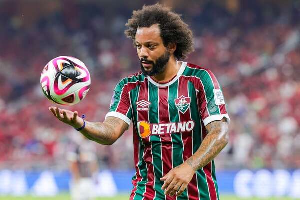 El lateral brasileño Marcelo anuncia su retiro del fútbol - Fútbol - ABC Color