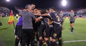 Versus / El jugador de Ameliano que Libertad podría fichar sorpresivamente