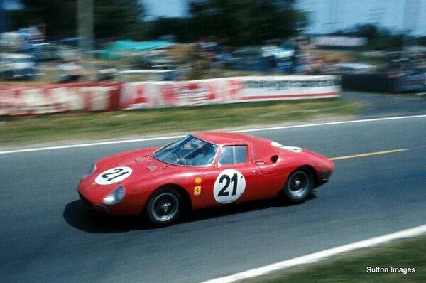 Versus / El Ferrari que ganó las 24 Horas de Le Mans de 1965 fue vendido por una cifra récord