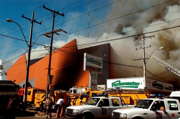 Justicia paraguaya indemniza a pareja que perdi贸 a sus hijas en incendio del Ycu谩 Bola帽os