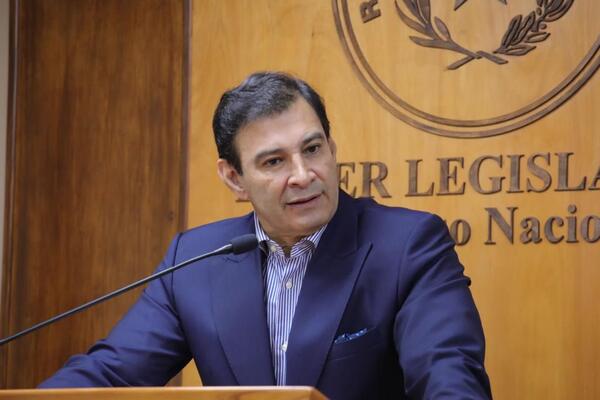 Ovelar insiste en que Orlando Arévalo debe renunciar por motivos éticos - El Trueno