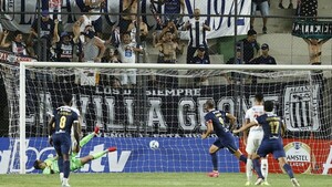 "El penal no lo sancionan ni en la liga amateur"