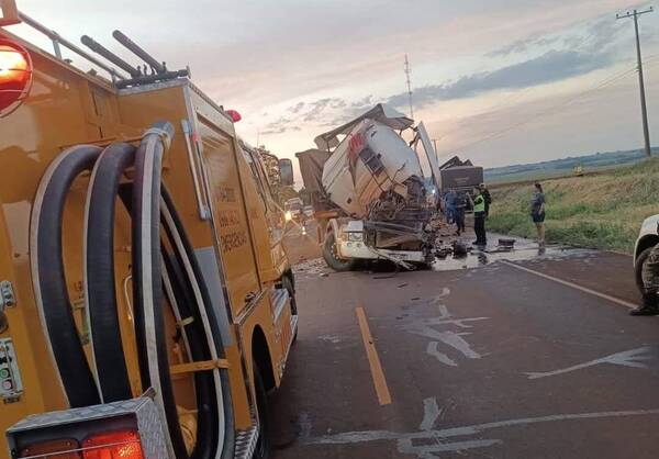 ¡Trágico! Padre e hijo tuvieron un terrible final en la ruta en una jornada marcada por la muerte