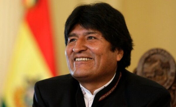 Evo Morales anuncia su candidatura presidencial