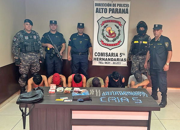 Reportaron la detención de seis personas por presunto microtráfico - trece