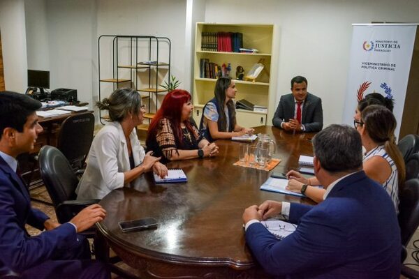 Justicia y Educación afinan detalles para el inicio del año lectivo en las penitenciarías - ADN Digital