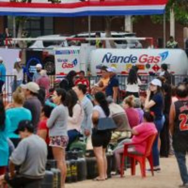 Volvió Ñande Gas Móvil para beneficio de miles de familias :: Presidencia de la República del Paraguay