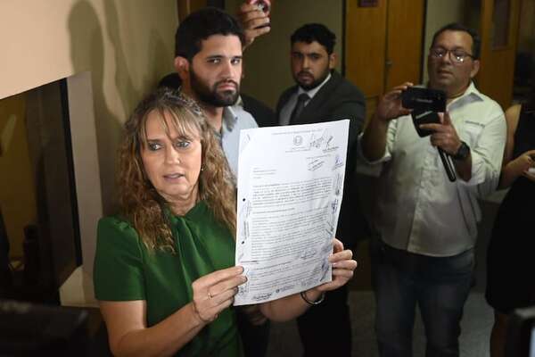 Corre intento de echar a Arévalo pese a silencio de HC y “mensaje mafioso” - Política - ABC Color