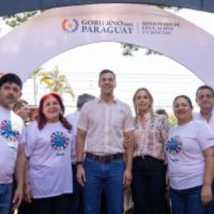 Jornada de Escuelas Abiertas: “Cuando sumamos y estamos juntos, somos más fuertes”, destaca presidente Peña :: Presidencia de la República del Paraguay