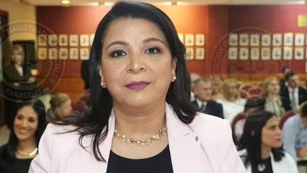 Jueza admite que sintió temor al rebelarse ante Lalo Gomes