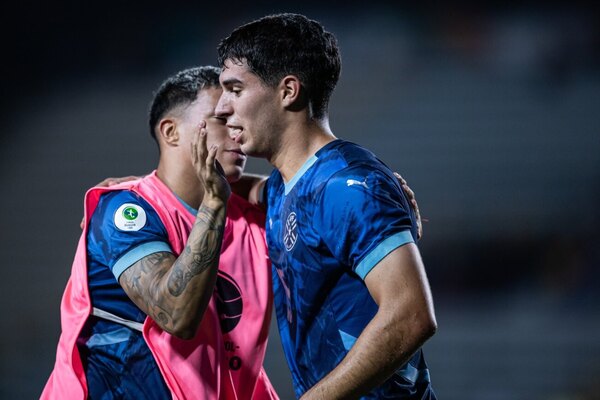 Versus / Paraguay necesita ganar para sostener la ilusión mundialista