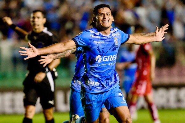 Versus / Blooming vence a El Nacional en el cierre de semana inaugural de la Libertadores