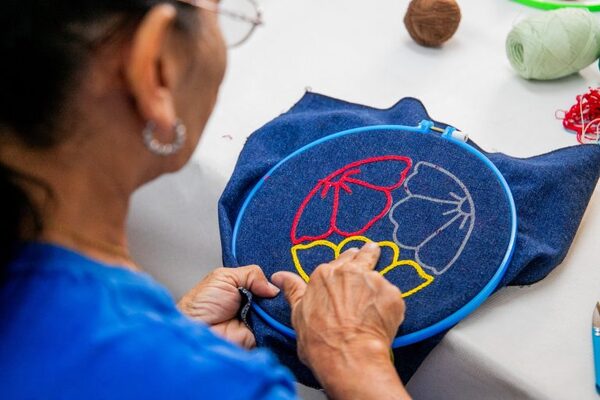 Buen Pastor: Mujeres privadas de libertad inician cursos de bordado como opción laboral - .::Agencia IP::.