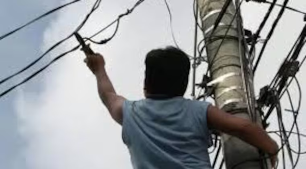 Delincuentes cortan electricidad, saquean casa y provocan una muerte - Noticiero Paraguay