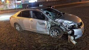 Chocó y mató a motociclista mientras huía de la policía