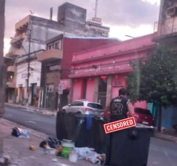 Utilizan contenedores como inodoros en el microcentro de Asunción - Nacionales - ABC Color