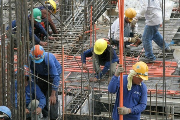 EEUU se enfrenta a una crisis in茅dita en el empleo con la deportaci贸n masiva de inmigrantes