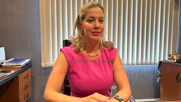 Mafia de Pagarés: Más recibos comprometen a ujier Ingrid Prette uno de ellos por G 100.000.000