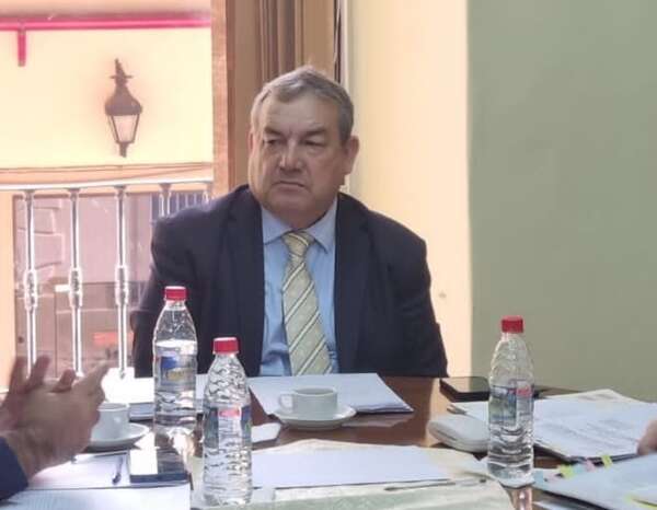 Lalo intentaba permear en todas partes: los pedidos que hizo al titular de la DNIT - Política - ABC Color