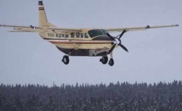 Un avión comercial con diez personas a bordo desapareció en Alaska