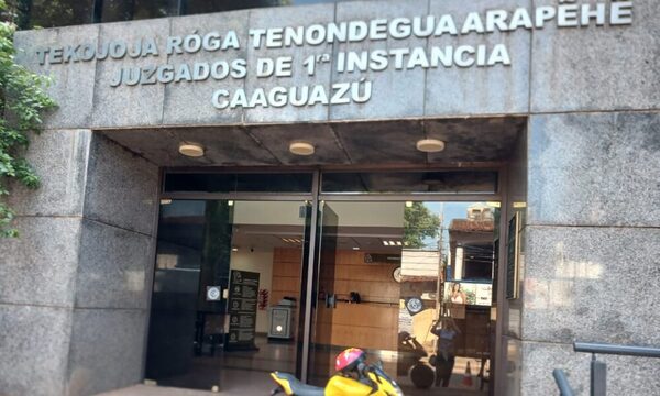 Comunicador kuña’i: vía judicial “Papá Noel” arrebató a su hija de juguete por despecho contra su ex