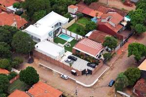 Orlando Arévalo y Carolina González declararon en la municipalidad la construcción en un solo terreno - Política - ABC Color