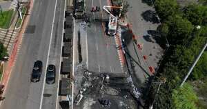 La Nación / São Paulo: impacto de avioneta contra bus deja dos muertos